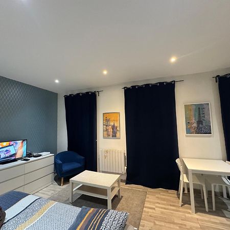 Appartement Proche Centre Ville, Gare Et Autoroute Melun Exterior photo