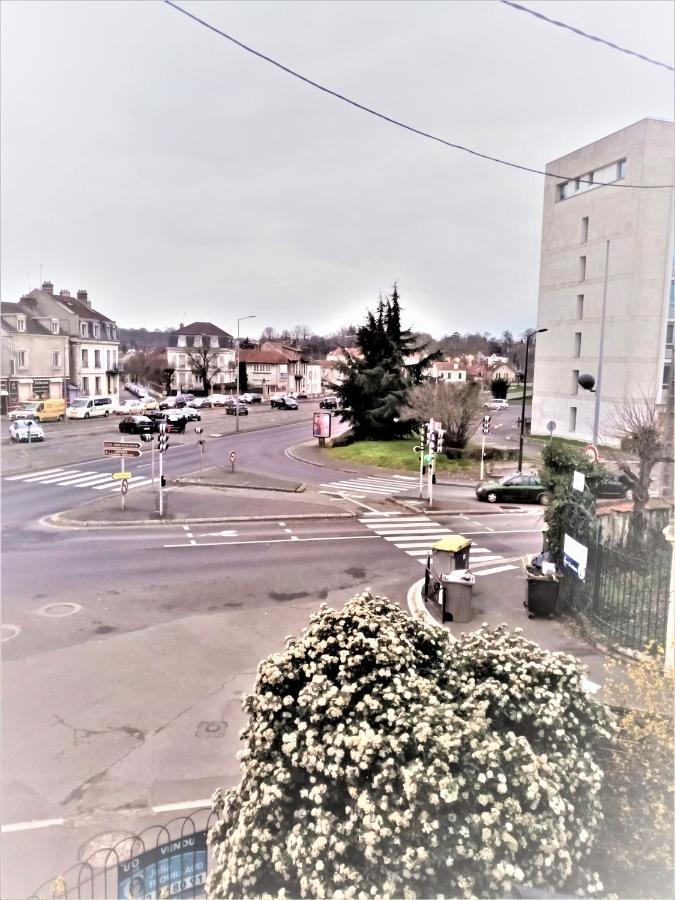 Appartement Proche Centre Ville, Gare Et Autoroute Melun Exterior photo